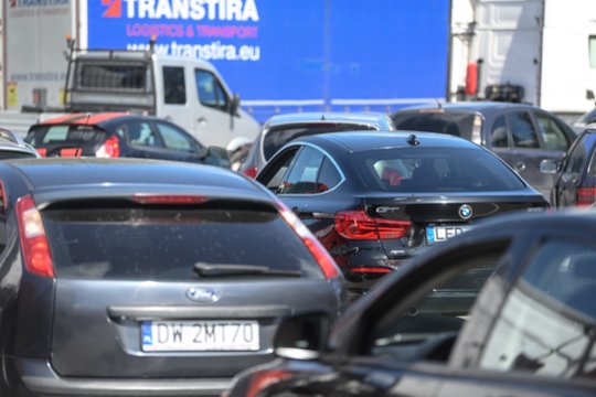 Žinia senesnių automobilių vairuotojams – šio reikalavimo nebebus