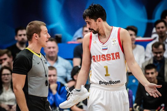 Nedalyvauja atrankoje – ne problema: FIBA rusus pasirengusi „prastumti“ į olimpiadą