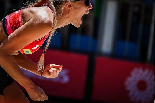 Dvi Lietuvos paplūdimio tinklinio poros tęsia fantastišką žygį elitiniame turnyre Brazilijoje