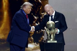 D. Trumpas gavo pirmąjį FIFA įsteigtą taikos prizą