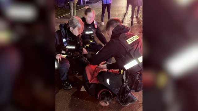 Kauniečiai susivienijo: plinta vaizdo įrašai, kaip buvo pagautas B. Mikutavičius