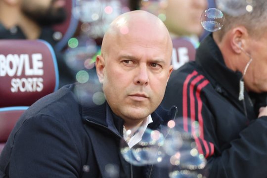 96-ąją minutę įvartį praleidęs „Liverpool“ vėl liko be pergalės