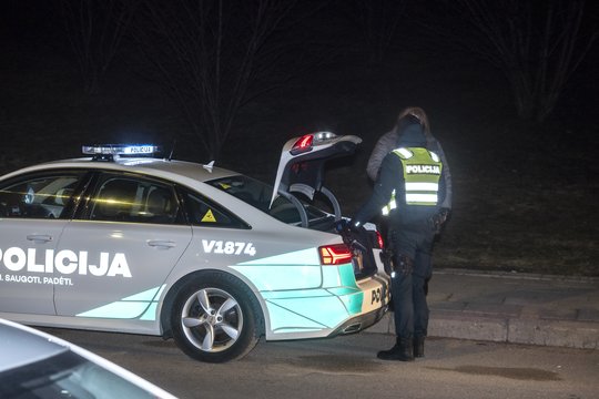 Pasienietis prie vairo sėdo gerokai įkaušęs