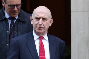 JK gynybos sekretorius pristatė karines jūrų pajėgas povandeniniams kabeliams apsaugoti