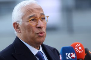 EVT pirmininkas sako, kad Europa negali susitaikyti su JAV grasinimu kištis