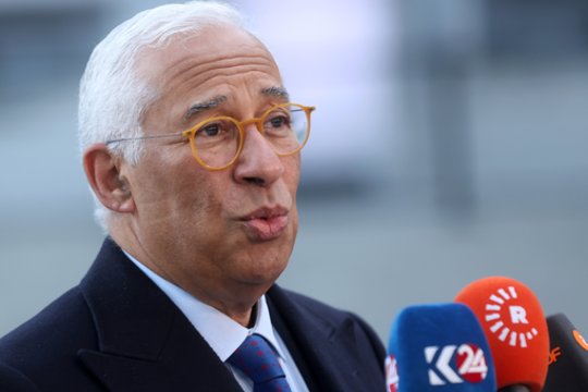 EVT pirmininkas sako, kad Europa negali susitaikyti su JAV grasinimu kištis