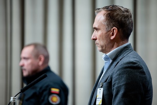 Pasidžiaugė neblogai suvaldyta situacija: eismas į ir iš Vilniaus oro uosto buvo apribotas tik pusantros valandos