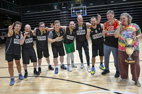 Žurnalistų krepšinio čempionate pirmąkart triumfavo „Lietuvos rytas“