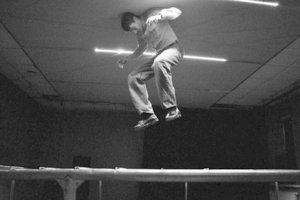 „Akies istorijoje“ ir „Zucco“ vaidinantis aktorius Matas Sigliukas: „Man patinka sprogdinti scenoje“