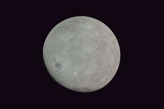 Nematoma Mėnulio pusė – smarkiai kitokia