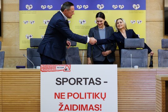 Seime – neįprasta sąjunga: su konservatoriais ir liberalais prieš savus stojo „socdemė“ L. Asadauskaitė