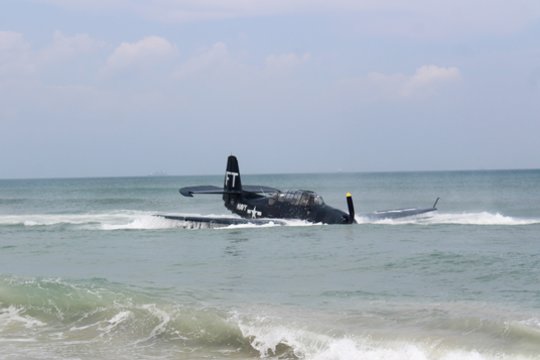 Rusijoje – karinio lėktuvo katastrofa: orlaivio fragmentai rasti vandenyje