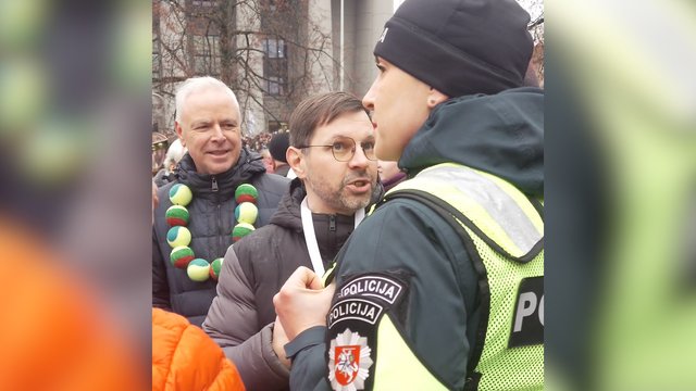 Proteste užfiksuotas A. Kandroto-Celofano išsišokimas: apsistumdė su dalyviais, įsitraukė ir policija