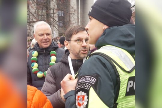 Proteste užfiksuotas A. Kandroto-Celofano išsišokimas: apsistumdė su dalyviais, įsitraukė ir policija