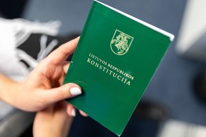Seimas pavasarį svarstys 16-mečiams balsuoti per savivaldos rinkimus leisiančią Konstitucijos pataisą