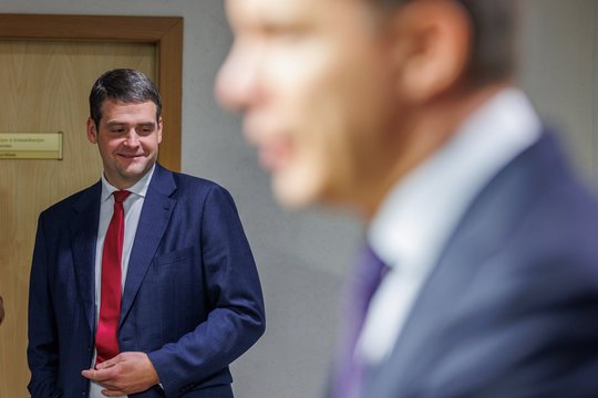 Teisindamas savo teistumą R. Žemaitaitis pirštu rodė į G. Palucko ir M. Sinkevičiaus istorijas: koalicijai įtakos nemato