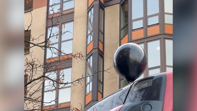 Pirmą kartą proteste vilkikų griausmas ir juodi balionai: simbolizuoja aiškią žinutę