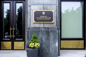 Baltarusijos atstovui pareikštas griežtas protestas dėl tęsiamų hibridinių išpuolių ir vežėjų nuosavybės užgrobimo