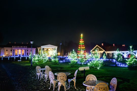 Pakruojo dvare startavo „Kalėdinių nuotykių dirbtuvės“: lankytojų laukia ekskursijos, amatininkų dirbtuvės ir Kalėdų Senelio paštas