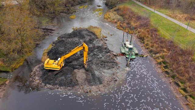 Vaizdas Nevėžio upėje primena tikrą statybų aikštelę: paaiškėjo, kokie darbai iš tiesų čia atliekami