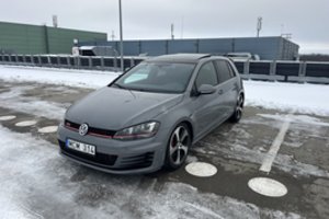 Iš „karštojo“ paverstas „deginančiu“: kiek vertas 450 arklio galių Volkswagen Golf GTI