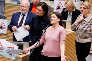 Aistros dėl LRT užkaitino Seimo salę: opozicija paskelbė boikotą, S. Skvernelis rėžė apie „žaginamą statutą“