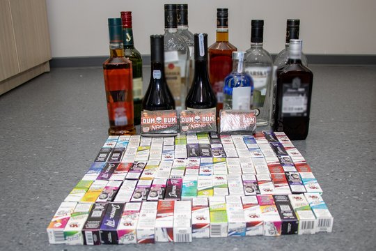 Klaipėdos apskrities prevencijos pareigūnai nustatė pažeidimų dėl prekybos alkoholiu, tabako ir pirotechnikos gaminiais