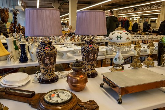 Vilniuje – rekordinio dydžio Kalėdinė tarptautinė antikvarinių daiktų ir sendaikčių mugė: kur ir kada