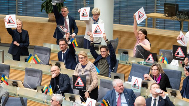 Skubos tvarka imasi svarstyti naujas LRT pataisas: užfiksavo audringą reakciją Seime