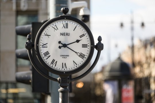 Moteris atleista už tai, kad per anksti atvyko į darbą: netikėtas teismo sprendimas