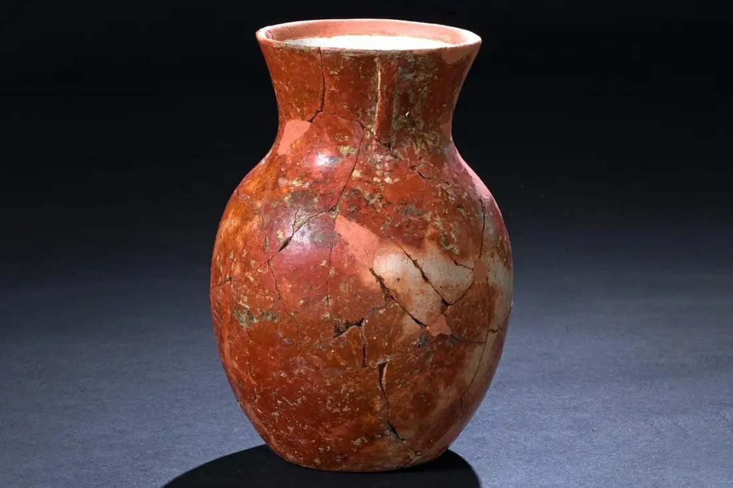  Ryžių alkoholio ąsotis iš Qiaotou, Zhejiang provincijos, pietų Kinijoje, kurio amžius yra nuo 8700 iki 9000 metų.<br> J. Wang nuotr.