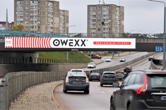 OWEXX lauko ekranų tinklas: ekranai ant viadukų sostinėje