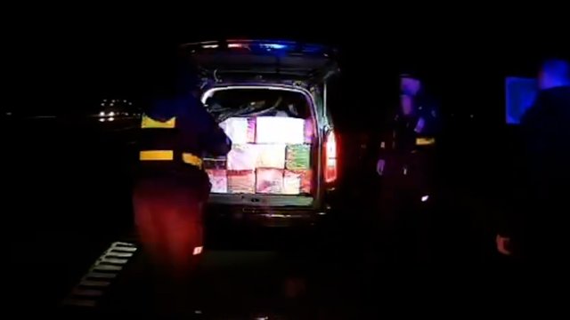 Užfiksuotas cigaretes vežusio vilniečio sučiupimas: į Lietuvą kontrabanda galėjo patekti balionais