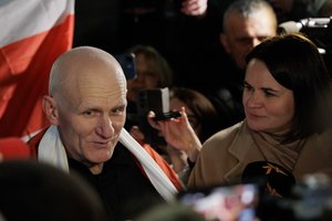 Į laisvę paleistas A. Bialiackis sunkiai renka žodžius: „Kol kas negaliu atsigauti“