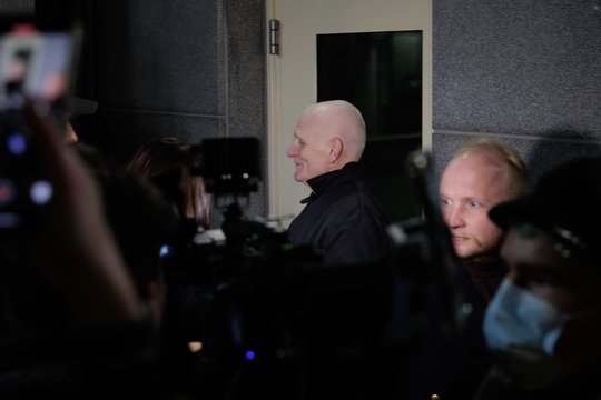 Į laisvę paleistas A. Bialiackis sunkiai renka žodžius: „Kol kas negaliu atsigauti“