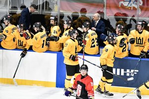 Lietuvos jaunimo ledo ritulio rinktinė užtikrintai patiesė japonus