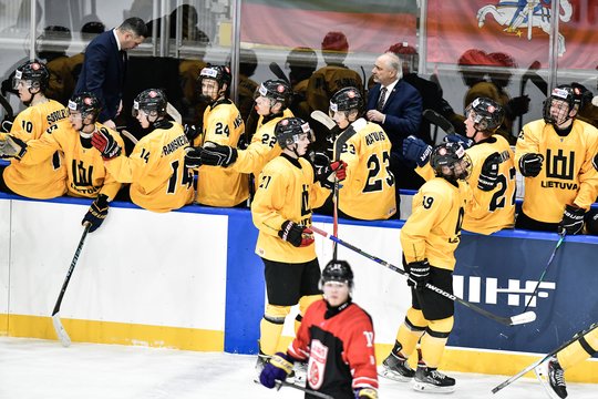 Lietuvos jaunimo ledo ritulio rinktinė užtikrintai patiesė japonus