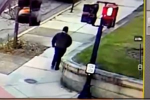 JAV elitiniame universitete nušauti du žmonės ir devyni sužeisti