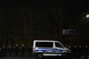 Per plauką nuo nelaimės: Vokietijoje sulaikyti 5 asmenys, įtariami planavę išpuolį Kalėdų mugėje