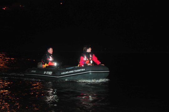 Lazdijų rajone prapuolė valtimi į ežerą išplaukęs vyras, o Klaipėdoje esančiame tvenkinyje rastas moters kūnas