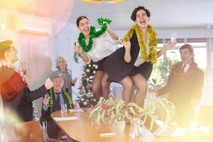 Moteriai Kalėdų vakarėlis darbe baigėsi labai skaudžiai – ryte laukė laiškas, kuris pakeitė viską