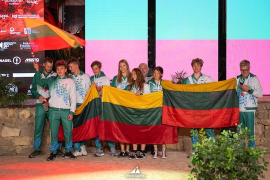 Olimpinį formatą propaguojančiame pasaulio jaunių buriavimo čempionate startuoja 7 Lietuvos atstovai