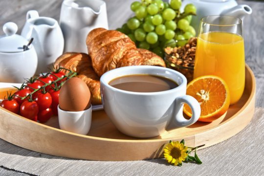 Suteikia daugiau energijos nei kava: štai, ką po 40-ties reikėtų valgyti ryte 