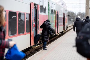 Traukiniu pasiekti Lenkiją – dar patogiau: „LTG Link“ skelbia dažnesnių reisų pradžią  