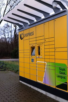 Šiame miestelyje pradėjo veikti pirmasis LP EXPRESS paštomatas – poreikį testuos pusę metų