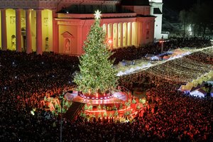 Dėl Naujųjų nakties prie Vilniaus Kalėdų eglės – griežtas įspėjimas: gresia bausmės