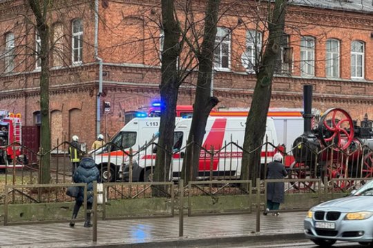 Tragiškas gaisras Kauno daugiabutyje – žuvo žmogus