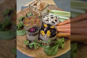 Firminis gaspadinės užkandukas: šventėms tobulai tinkantis vištienos kepenėlių paštetas