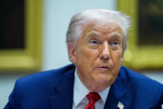 Donaldas Trumpas padavė BBC į teismą dėl jo kalbos montažo