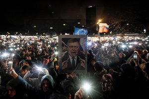 Tūkstančiai žmonių Slovakijoje surengė naują antivyriausybinį protestą